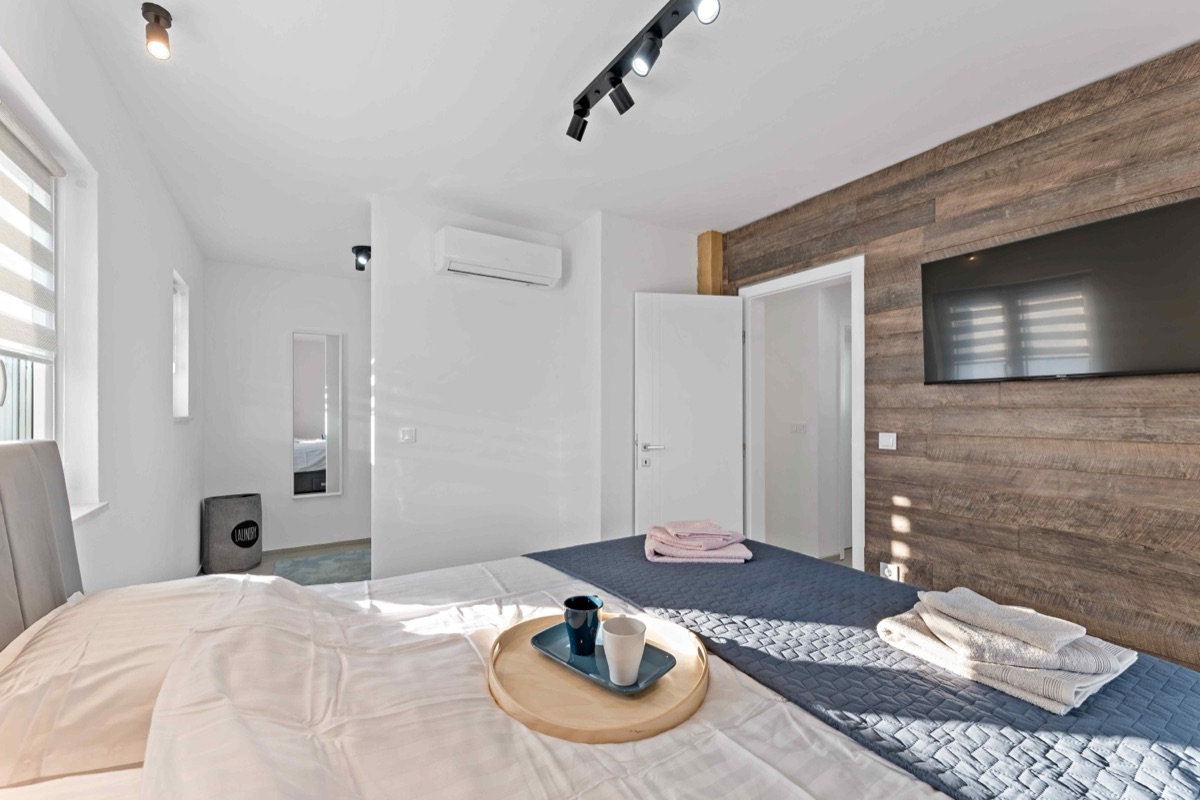 Second bedroom