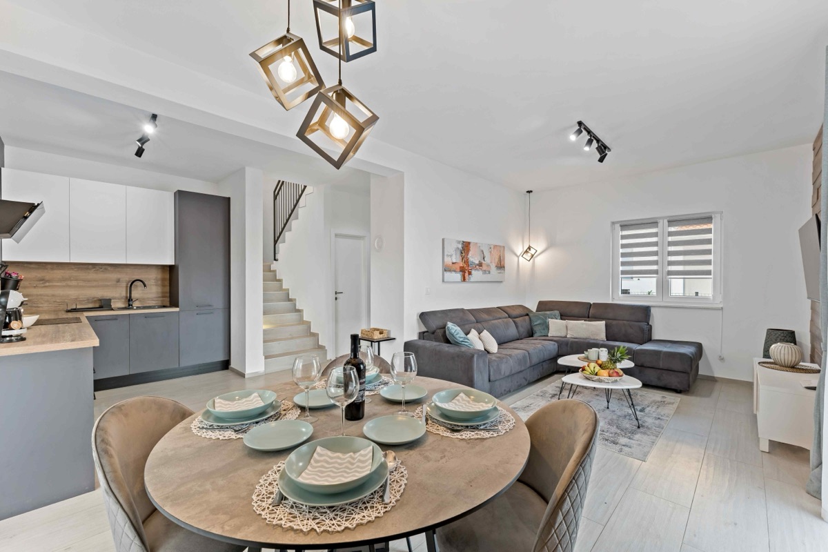 Open plan living, dining and kitchen